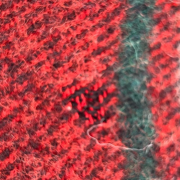 Faribo Fluff-Loomed wool plaid throw. 44” square - Picture 5 of 5